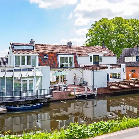 Lovely House On The Water Near Amsterdam Vakantiehuis 's-Graveland