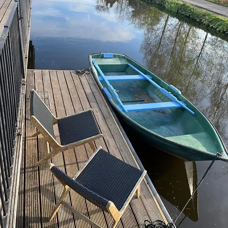 Lovely House On The Water Near Amsterdam Дом отдыха 'с-Гравеланд