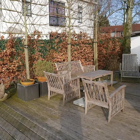 Lovely House On The Water Near Amsterdam Дом отдыха 'с-Гравеланд