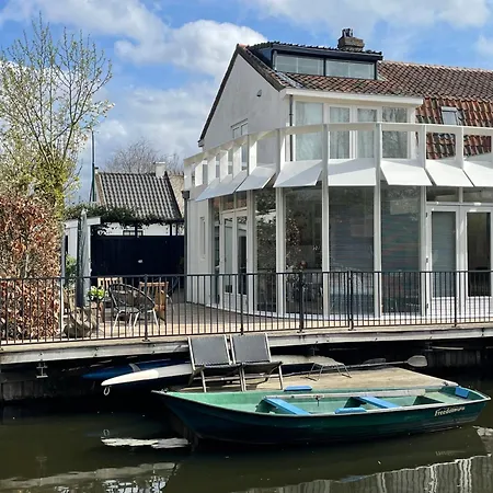 Lovely House On The Water Near Amsterdam Casa de férias *