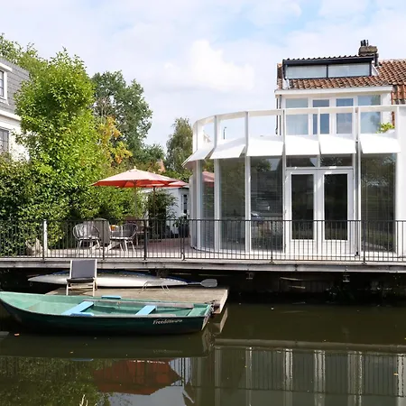 Lovely House On The Water Near Amsterdam Casa de férias 's-Graveland