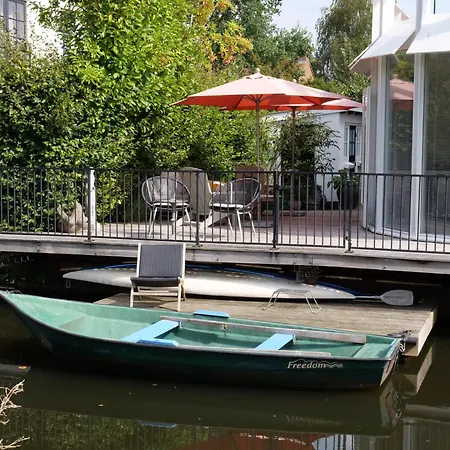 Lovely House On The Water Near Amsterdam