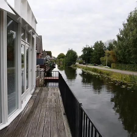 Casa de férias Lovely House On The Water Near Amsterdam