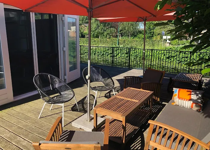 Lovely House On The Water Near Amsterdam Сasa de vacaciones